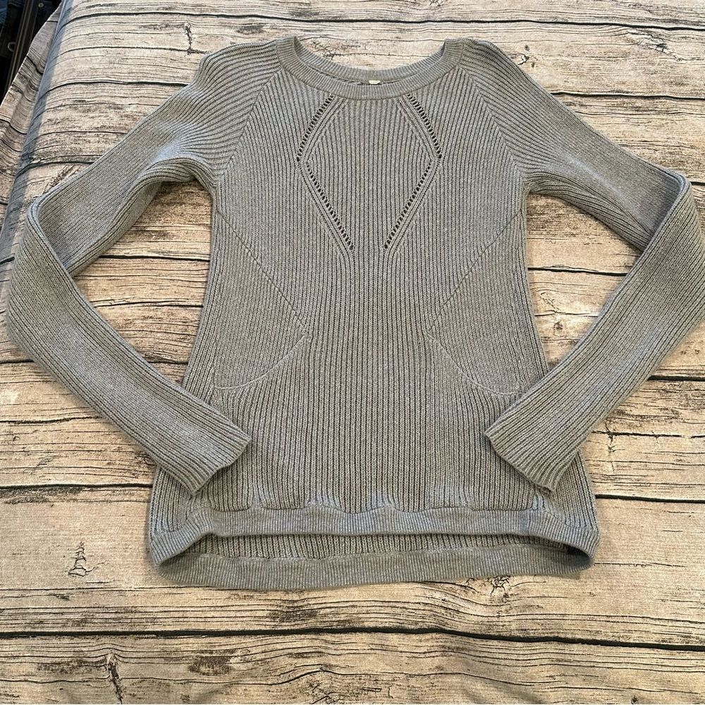 Lululemon Grey Cotton Long Sleeved Sweater With Thumb Holes Size 4
